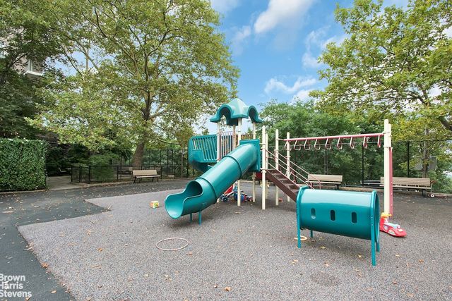 555 Kappock St Apt 12G, New York City, NY 10463