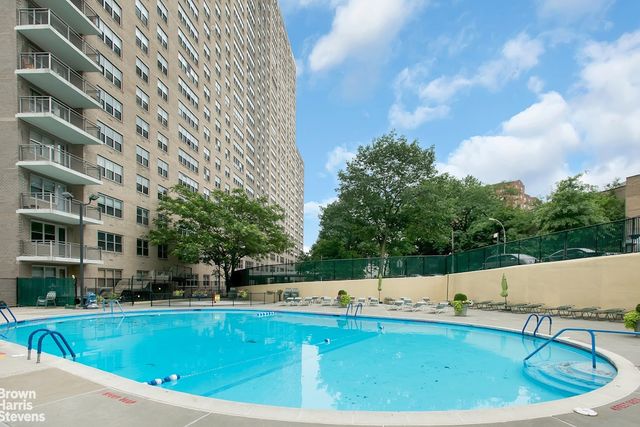 555 Kappock St Apt 12G, New York City, NY 10463
