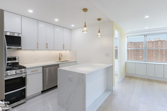 555 Kappock St Apt 12G, New York City, NY 10463