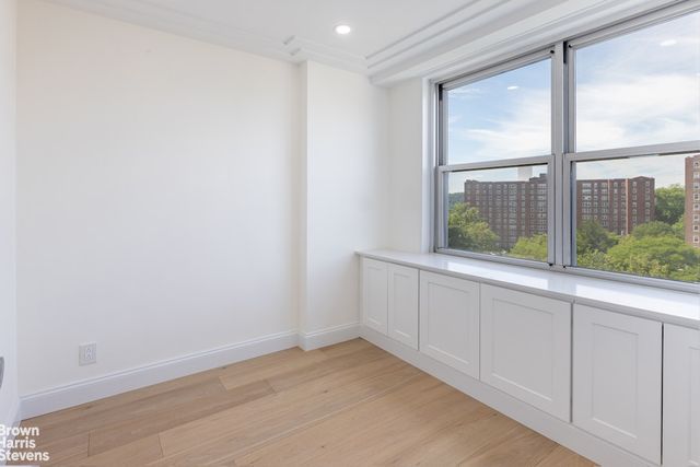 555 Kappock St Apt 12G, New York City, NY 10463
