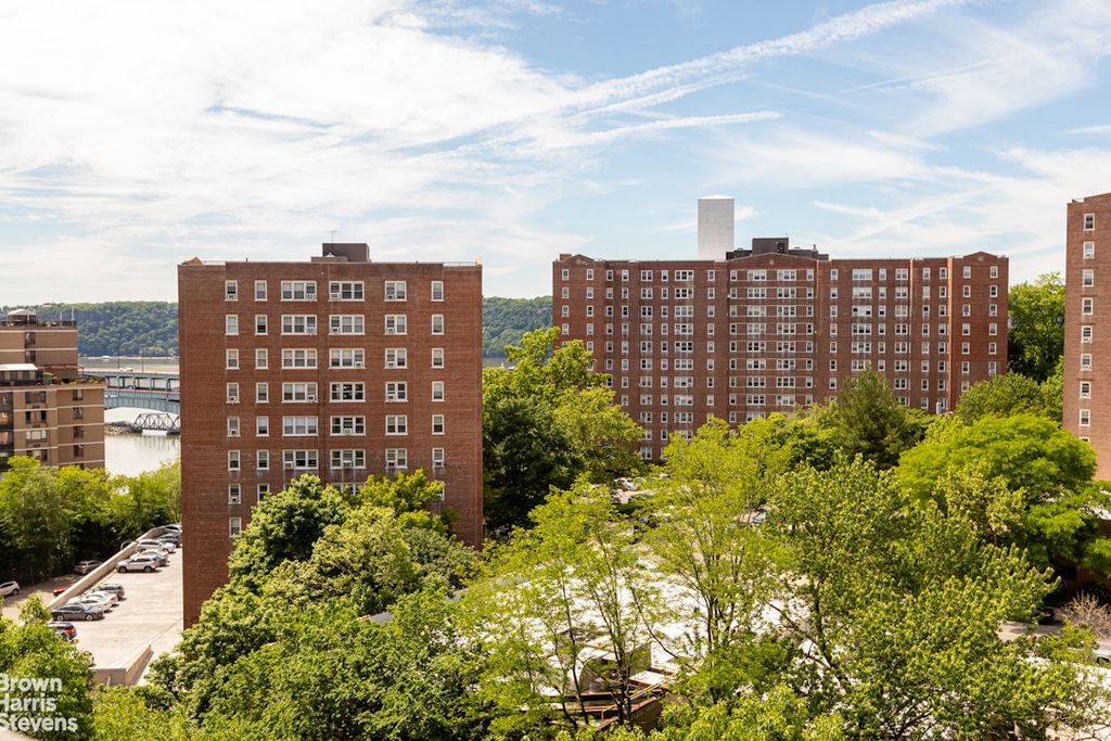 555 Kappock St Apt 12G, New York City, NY 10463