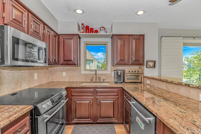 1668 Harbor Dr., North Myrtle Beach, SC 29582