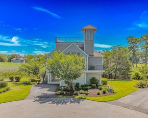 1668 Harbor Dr., North Myrtle Beach, SC 29582
