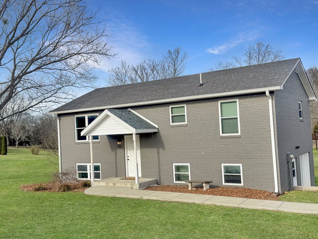 301 Wildlife Rd, Dover, TN 37058