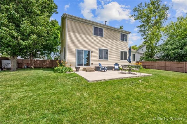 1911 Pine Drive, Mchenry, IL 60051