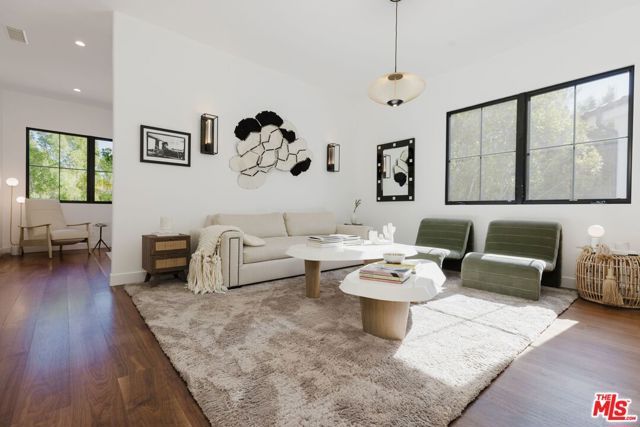 5192 Parkway Calabasas, Calabasas, CA 91302