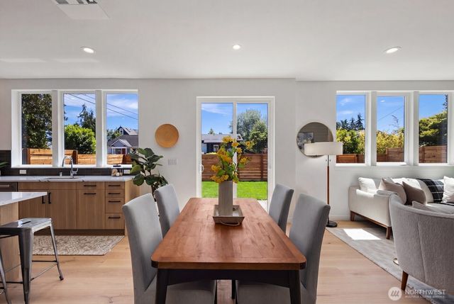 510 N 92nd Street, Seattle, WA 98103