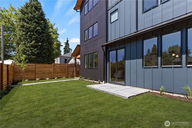510 N 92nd Street, Seattle, WA 98103