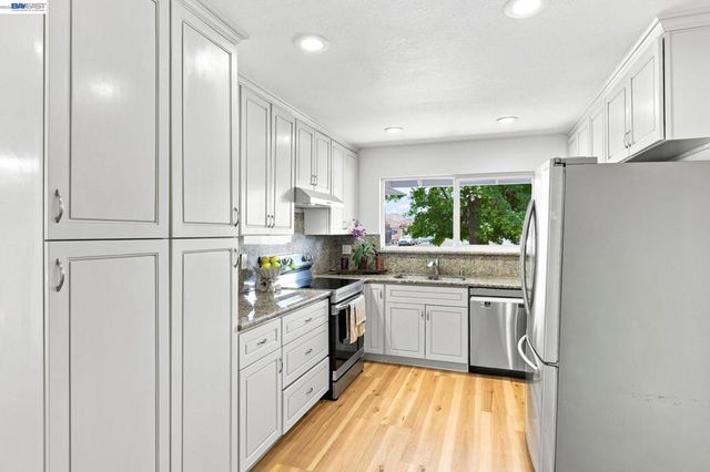 6963 Portage Rd, Dublin, CA 94568
