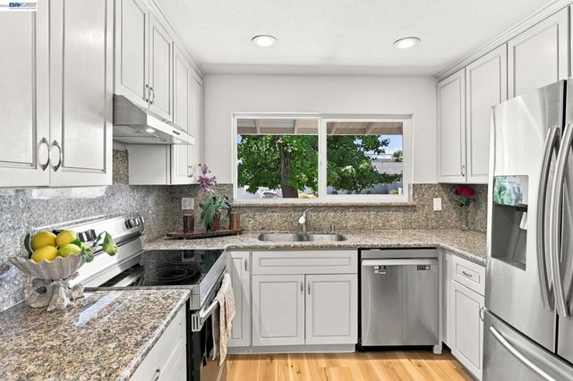 6963 Portage Rd, Dublin, CA 94568