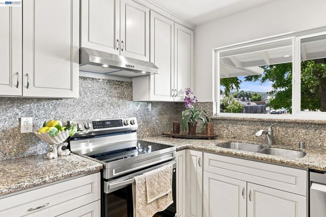 6963 Portage Rd, Dublin, CA 94568
