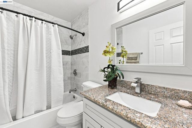 6963 Portage Rd, Dublin, CA 94568