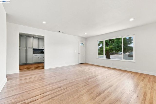 6963 Portage Rd, Dublin, CA 94568