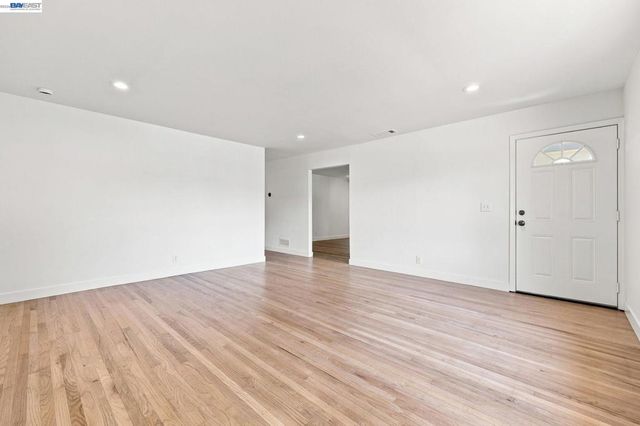 6963 Portage Rd, Dublin, CA 94568