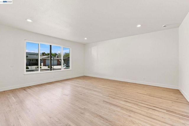 6963 Portage Rd, Dublin, CA 94568