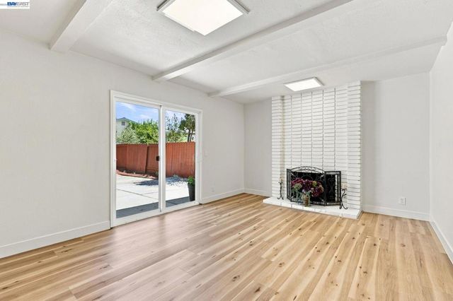 6963 Portage Rd, Dublin, CA 94568