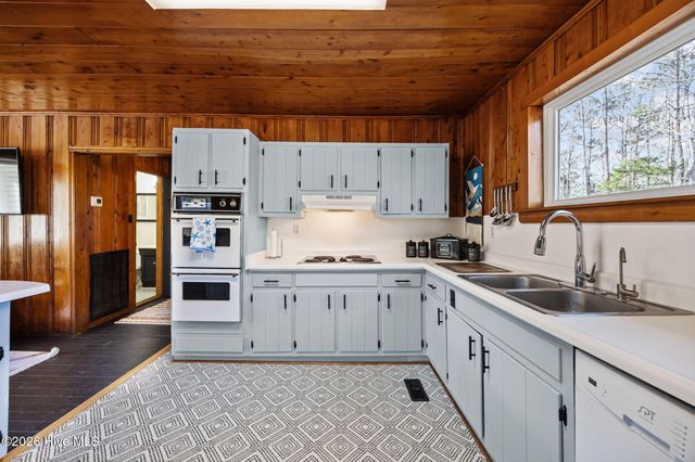 314 Pond View Court, Hampstead, NC 28443