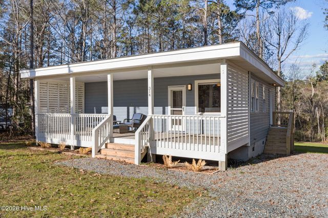 314 Pond View Court, Hampstead, NC 28443