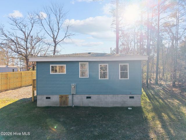 314 Pond View Court, Hampstead, NC 28443