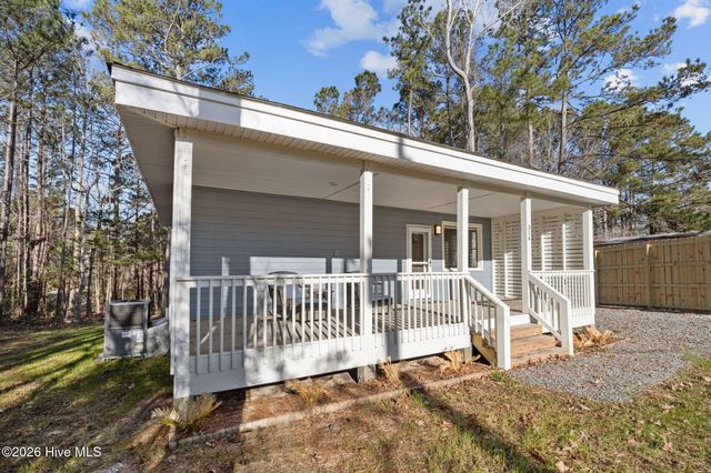 314 Pond View Court, Hampstead, NC 28443