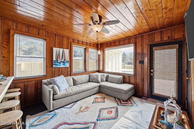 314 Pond View Court, Hampstead, NC 28443