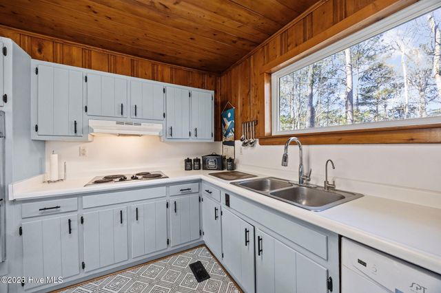 314 Pond View Court, Hampstead, NC 28443