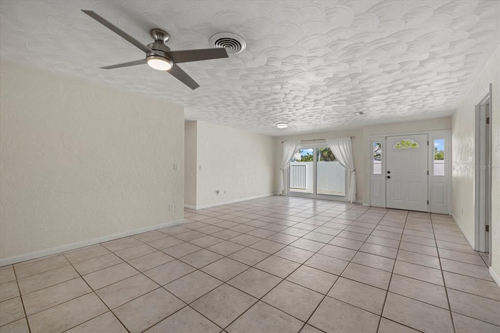 Image 13 of property listing at 5164 WINDWARD AVENUE, Sarasota, FL 34242