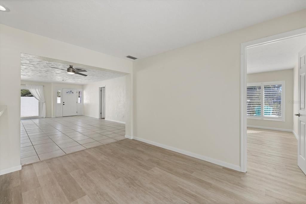 Image 27 of property listing at 5164 WINDWARD AVENUE, Sarasota, FL 34242