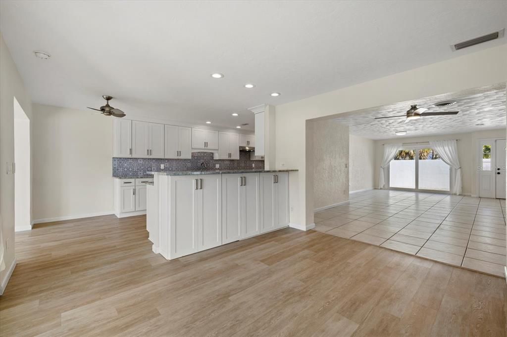 Image 28 of property listing at 5164 WINDWARD AVENUE, Sarasota, FL 34242