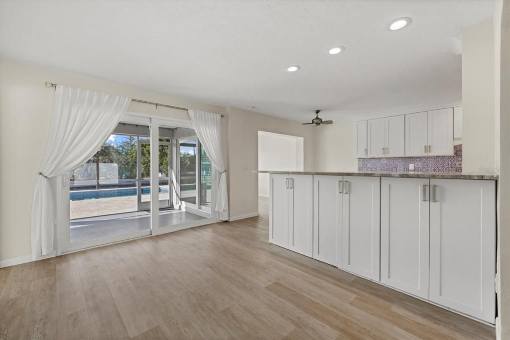 Image 29 of property listing at 5164 WINDWARD AVENUE, Sarasota, FL 34242
