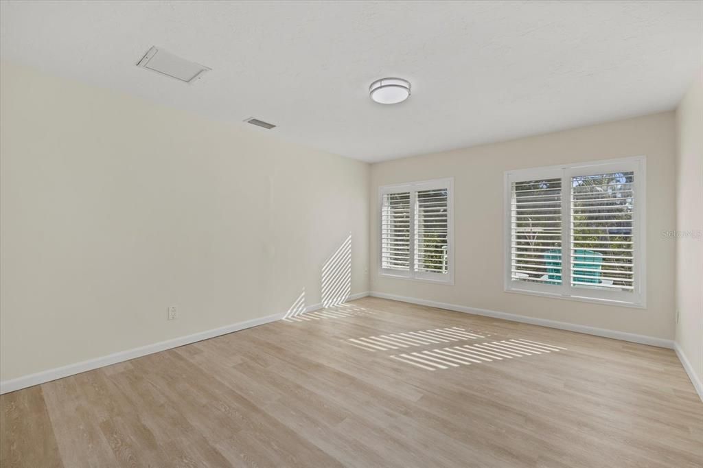 Image 30 of property listing at 5164 WINDWARD AVENUE, Sarasota, FL 34242