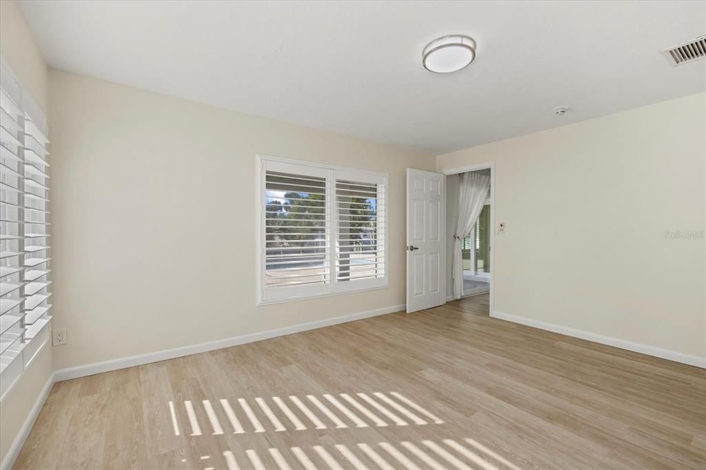 Image 31 of property listing at 5164 WINDWARD AVENUE, Sarasota, FL 34242