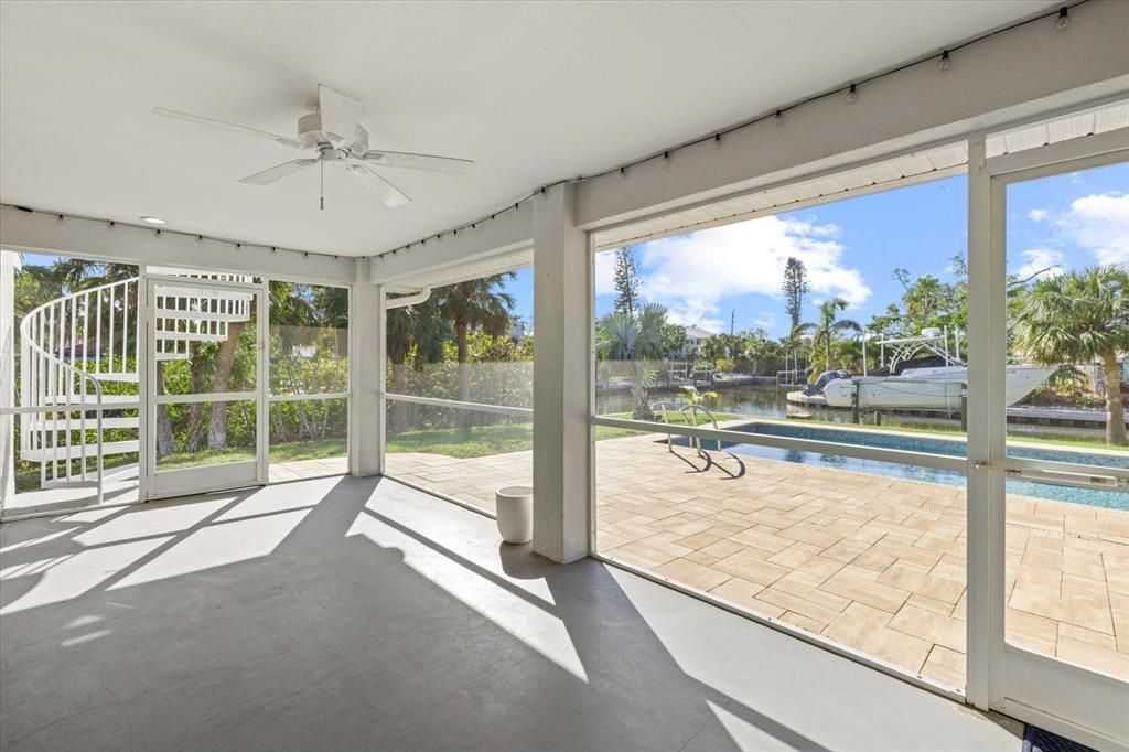 Image 33 of property listing at 5164 WINDWARD AVENUE, Sarasota, FL 34242