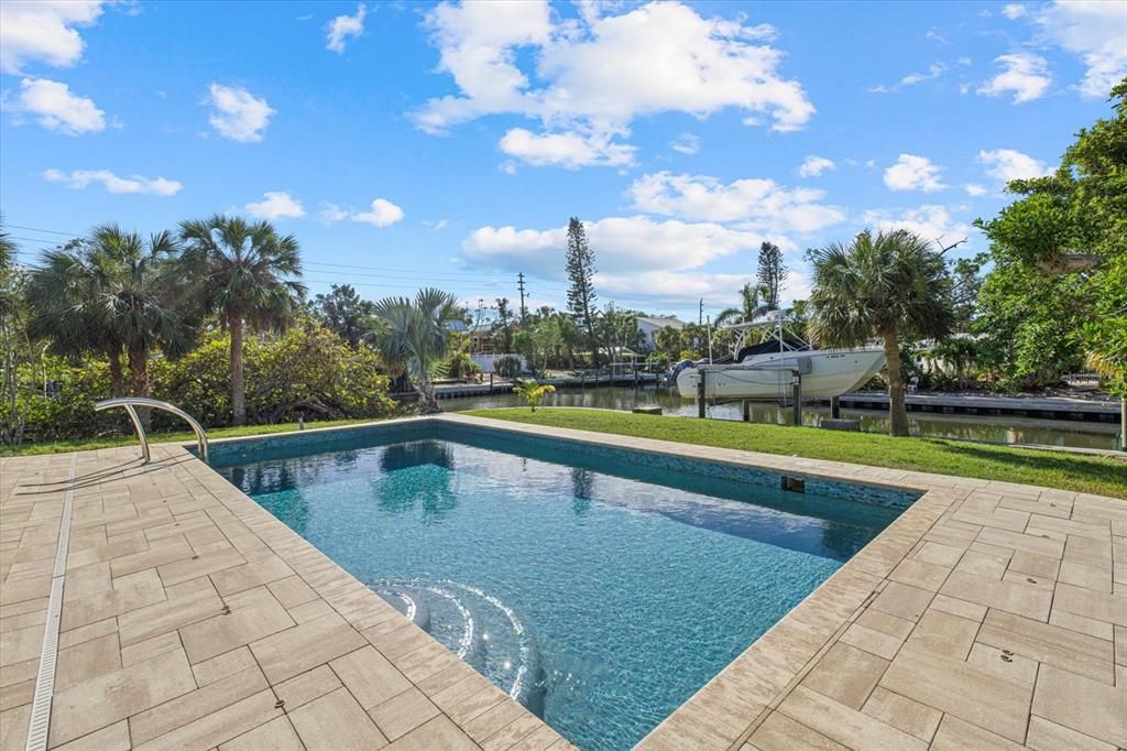 Image 35 of property listing at 5164 WINDWARD AVENUE, Sarasota, FL 34242