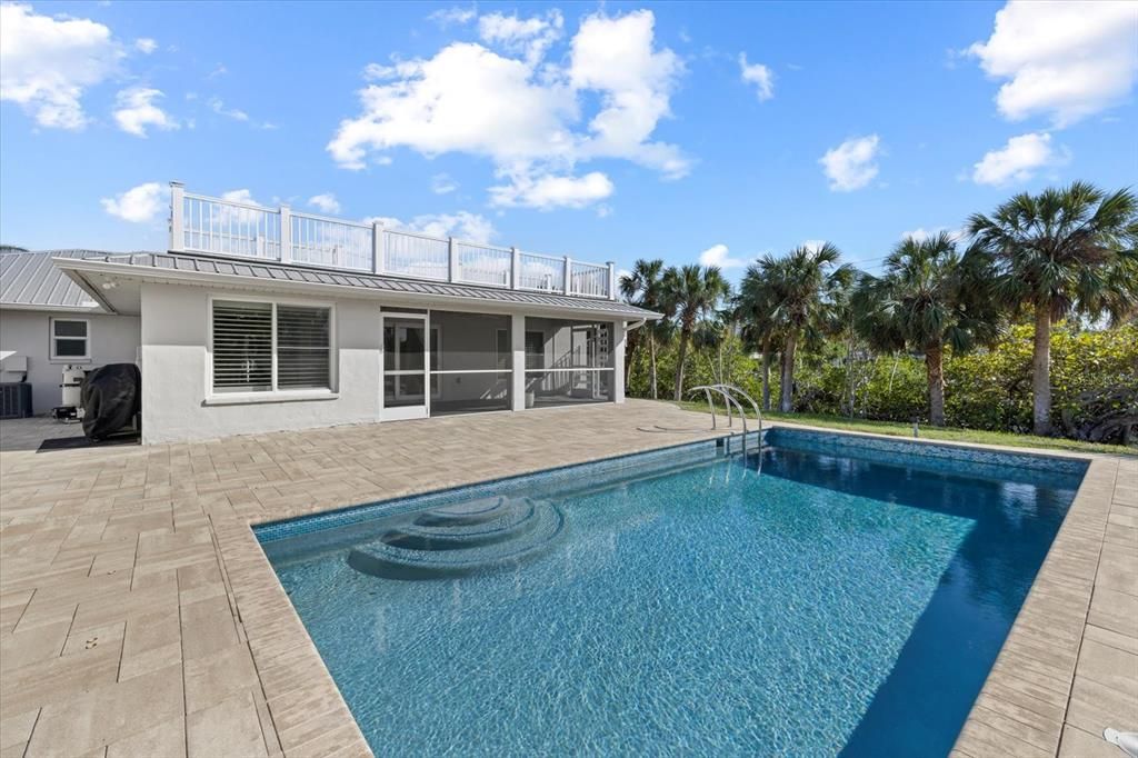 Image 36 of property listing at 5164 WINDWARD AVENUE, Sarasota, FL 34242