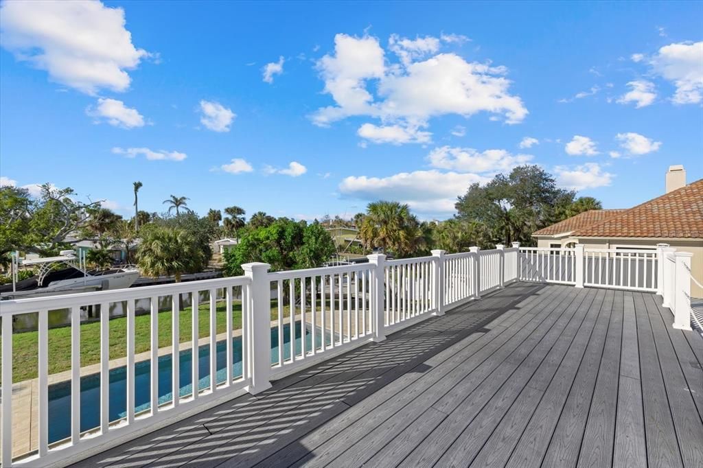 Image 40 of property listing at 5164 WINDWARD AVENUE, Sarasota, FL 34242