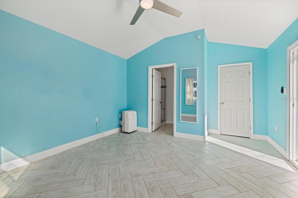 Image 48 of property listing at 5164 WINDWARD AVENUE, Sarasota, FL 34242