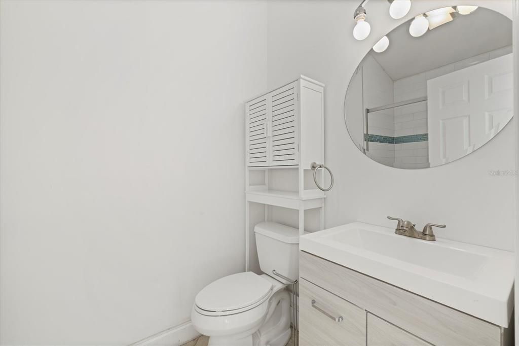 Image 49 of property listing at 5164 WINDWARD AVENUE, Sarasota, FL 34242