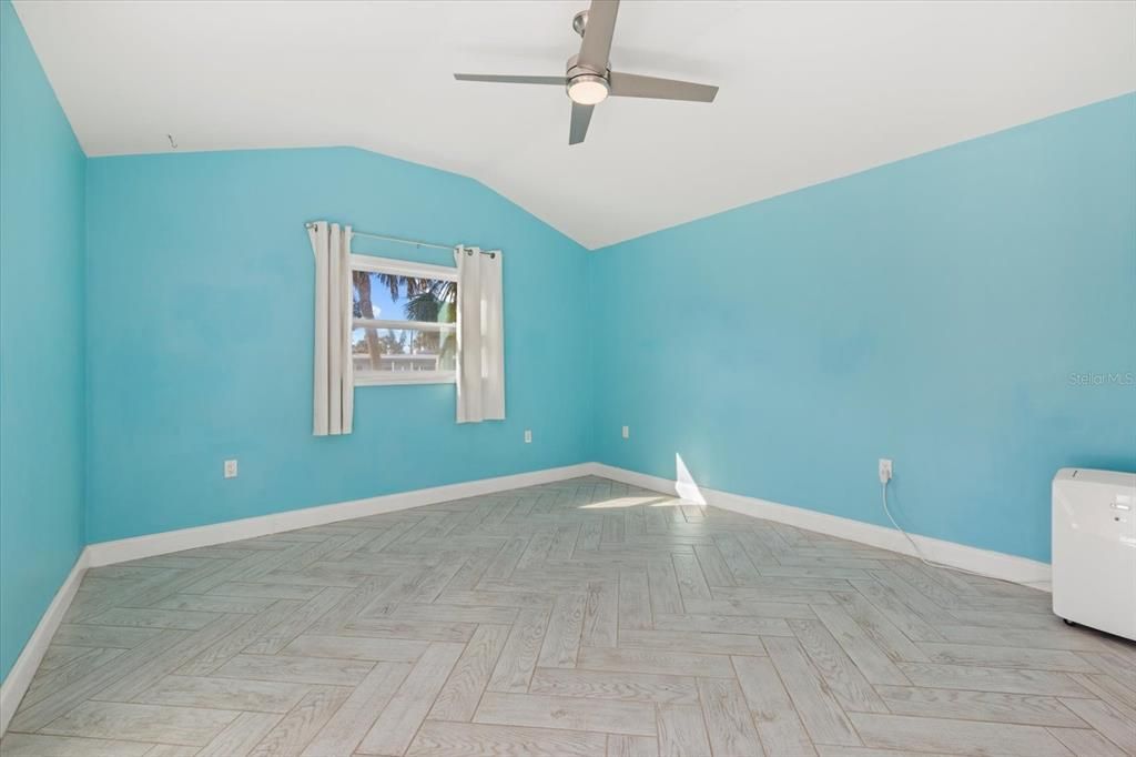 Image 50 of property listing at 5164 WINDWARD AVENUE, Sarasota, FL 34242