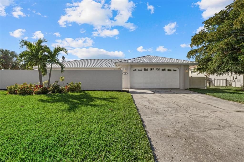 Image 51 of property listing at 5164 WINDWARD AVENUE, Sarasota, FL 34242