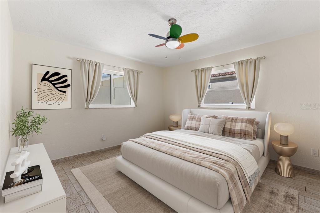 Image 8 of property listing at 5164 WINDWARD AVENUE, Sarasota, FL 34242