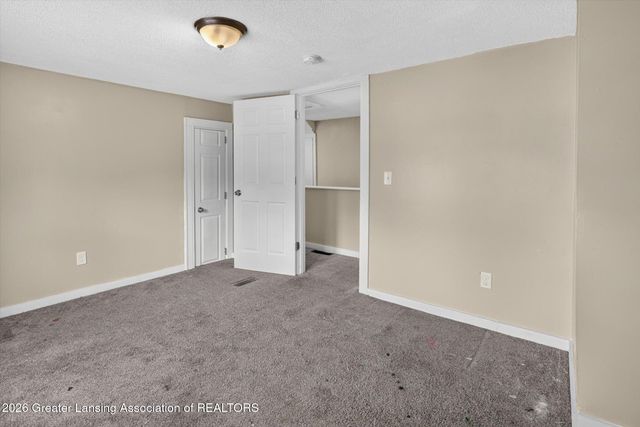 5211 Bogart Street, Lansing, MI 48911