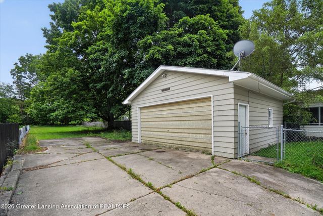 5211 Bogart Street, Lansing, MI 48911