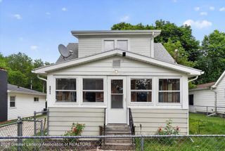 5211 Bogart Street, Lansing, MI 48911