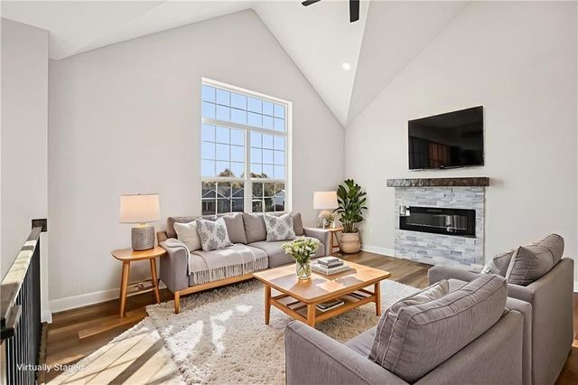 309 NE 51 Road, Warrensburg, MO 64093