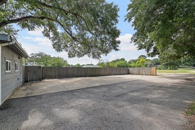 15915 Mueschke Road, Cypress, TX 77433