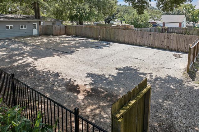 15915 Mueschke Road, Cypress, TX 77433