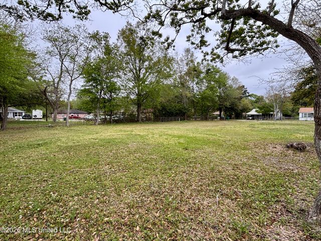 3907 18th Street, Gulfport, MS 39501