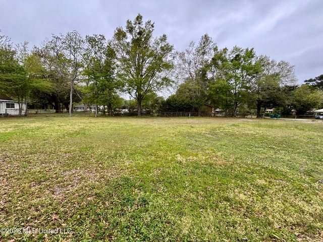 3907 18th Street, Gulfport, MS 39501