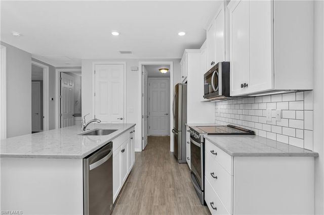 14559 Edgewater CIR, Naples, FL 34114